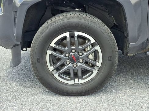 Certified 2025 Toyota Tacoma TRD Sport AWD/4WD image 8