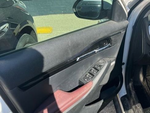 Used 2023 Kia Seltos SX w/ SX Sunroof Package image 4