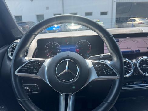 Used 2025 Mercedes-Benz GLB 250 image 30