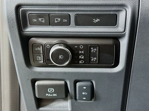 Used 2024 Ford F150 Lariat w/ FX4 Off-Road Package image 17