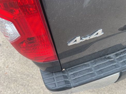 Used 2015 Toyota Tundra SR5 w/ SR5 Upgrade Package image 4