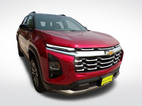 Used 2025 Chevrolet Equinox LT w/ Convenience Package II AWD/4WD image 9