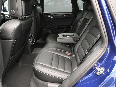 New 2026 Porsche Macan image 17