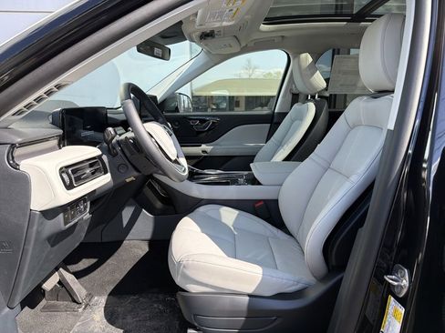 New 2026 Lincoln Aviator AWD image 5