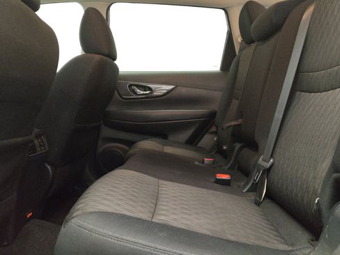 Used 2020 Nissan Rogue SV FWD image 18
