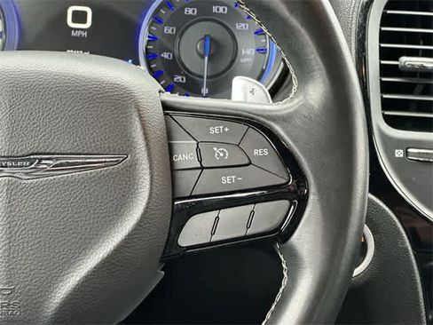 Used 2016 Chrysler 300 S image 9