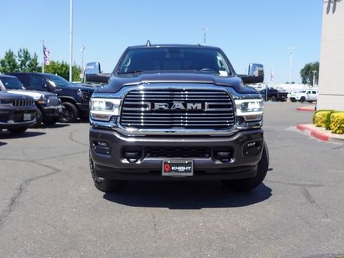 Used 2024 RAM 2500 Laramie AWD/4WD image 3