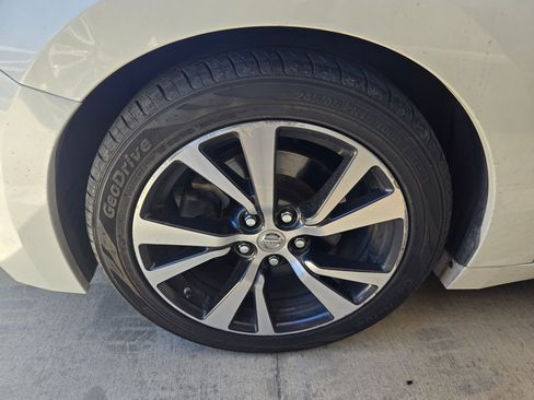 Used 2017 Nissan Maxima Platinum FWD image 10