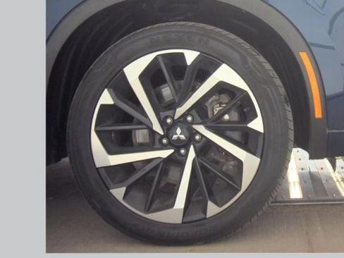 Used 2023 Mitsubishi Outlander SEL image 13