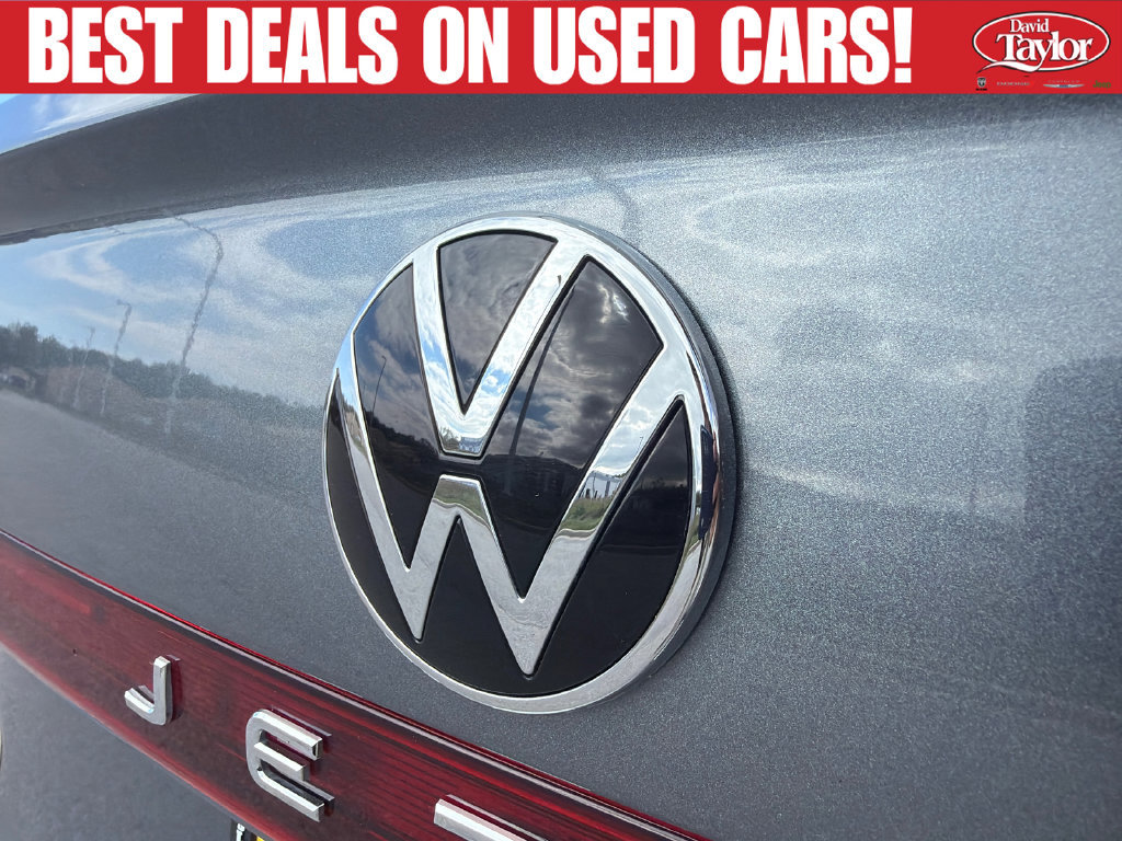 Used 2025 Volkswagen Jetta SE FWD image 36
