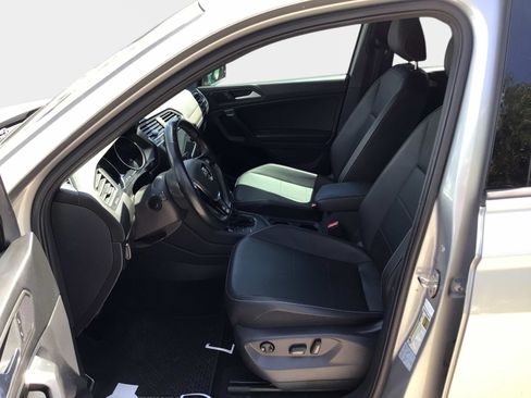 Used 2021 Volkswagen Tiguan SE R-Line FWD image 9