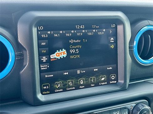 Used 2022 Jeep Wrangler Unlimited Sahara w/ Cold Weather Group image 15