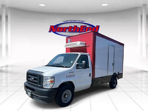 Used 2024 Ford E-350 and Econoline 350 Super Duty w/ Power Windows & Locks Group RWD image 3