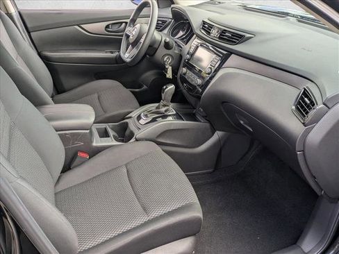 Certified 2022 Nissan Rogue Sport S image 20