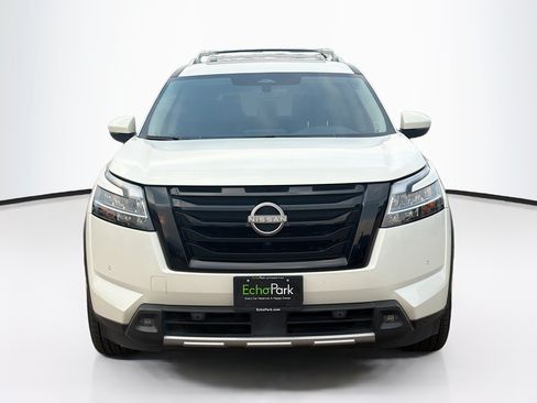 Used 2023 Nissan Pathfinder SL w/ SL Premium Package AWD/4WD image 2