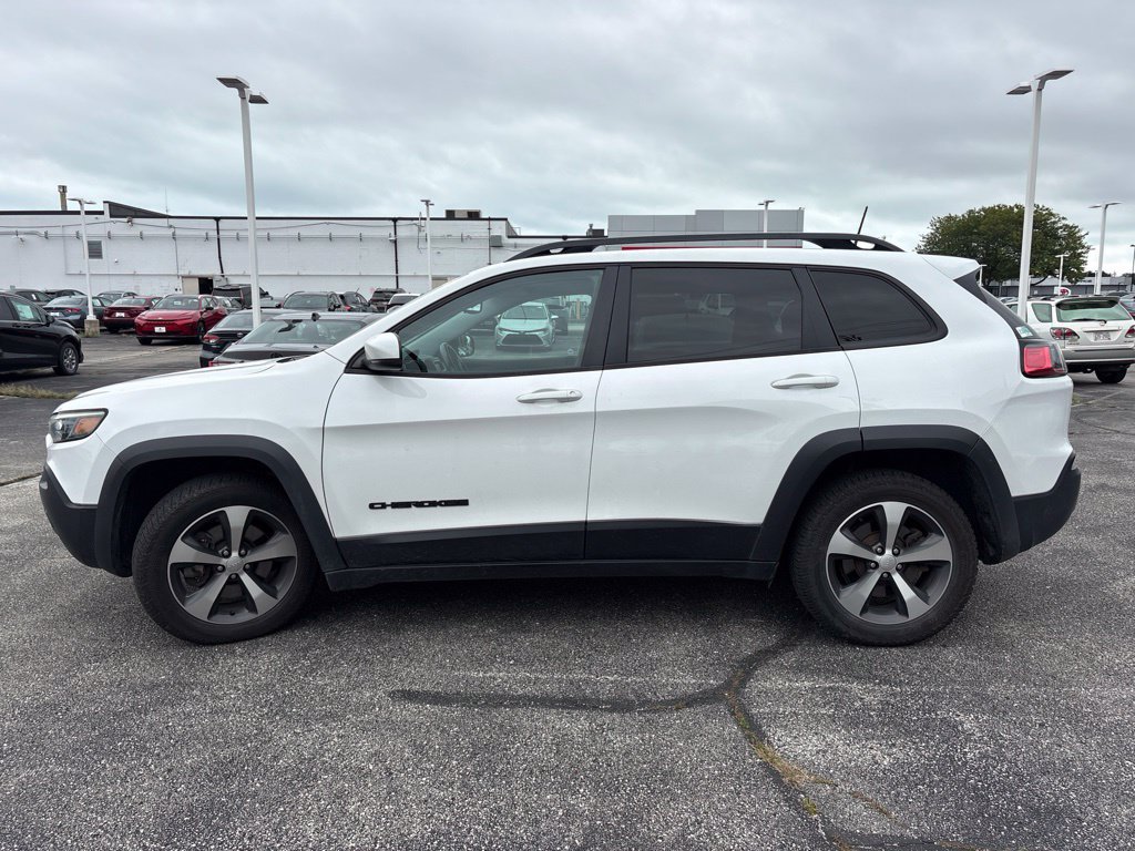 Used 2020 Jeep Cherokee Latitude w/ Quick Order Package 26F North AWD/4WD image 3