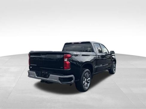 Used 2022 Chevrolet Silverado 1500 LT AWD/4WD image 5