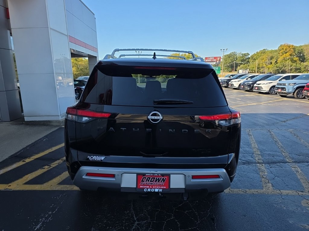 Used 2024 Nissan Pathfinder Platinum AWD/4WD image 4