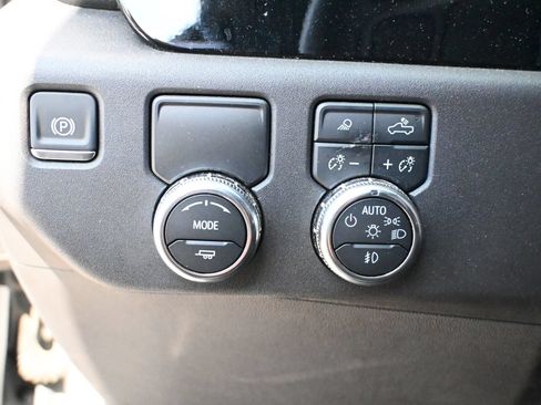 Used 2025 GMC Sierra 1500 SLT RWD image 11