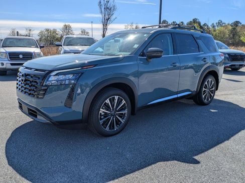 New 2026 Nissan Pathfinder Platinum image 8