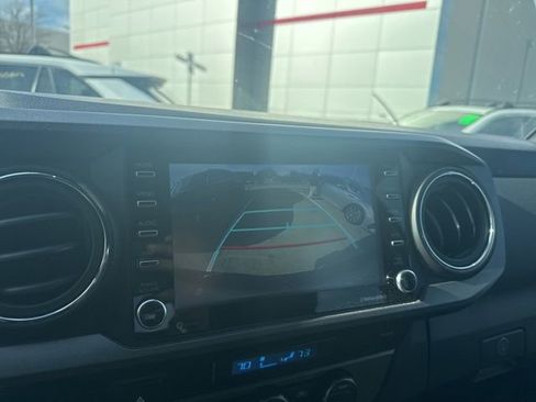 Certified 2023 Toyota Tacoma TRD Off-Road image 10