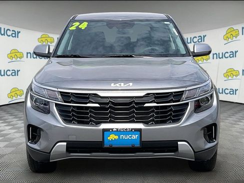Used 2024 Kia Seltos LX AWD/4WD image 2