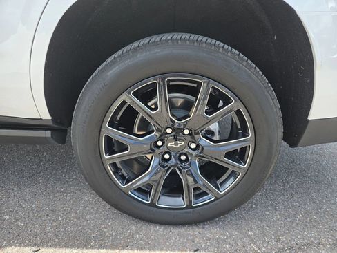 Used 2025 Chevrolet Tahoe High Country AWD/4WD image 7
