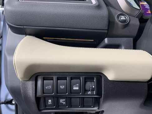 Used 2022 Subaru Ascent Touring AWD/4WD image 14