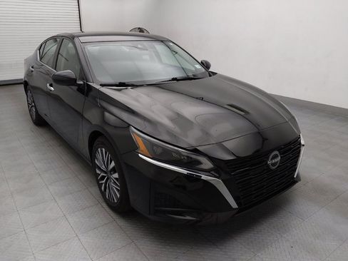 Used 2023 Nissan Altima 2.5 SV image 13