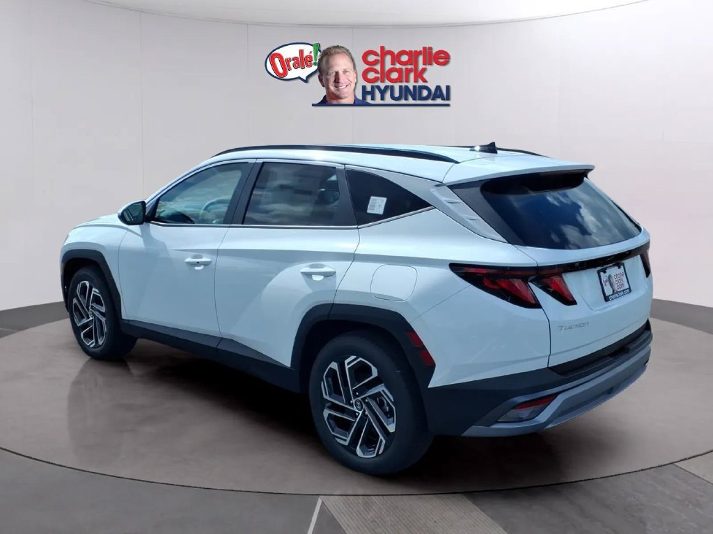 New 2026 Hyundai Tucson SEL Plus FWD image 3