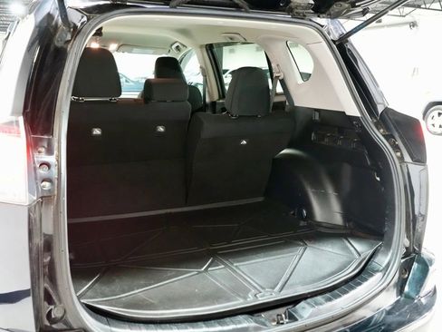 Used 2017 Toyota RAV4 LE image 8