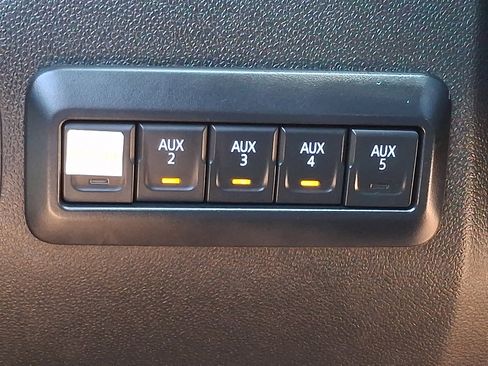 Used 2021 Chevrolet Silverado 2500 W/T w/ WT Convenience Package AWD/4WD image 25
