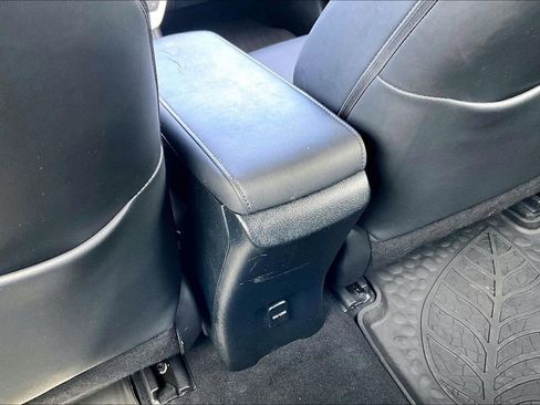 Used 2018 Toyota Prius Prime Plus FWD image 25
