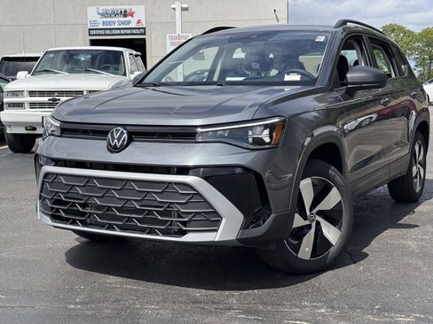 New 2025 Volkswagen Taos S image 29