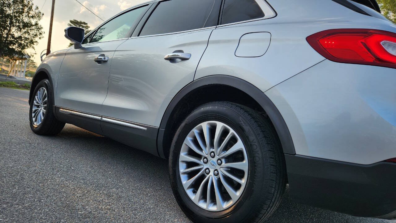 Used 2016 Lincoln MKX Select w/ Select Plus Package AWD/4WD image 10