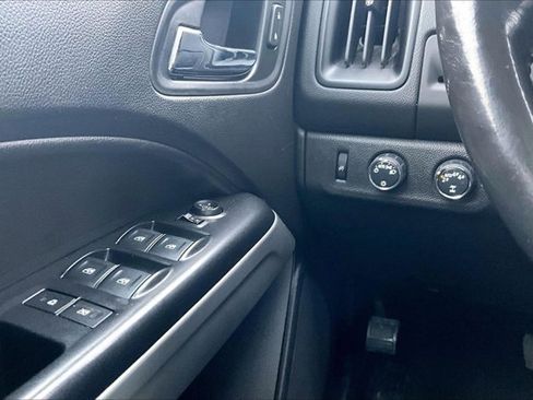 Used 2018 Chevrolet Colorado LT image 15