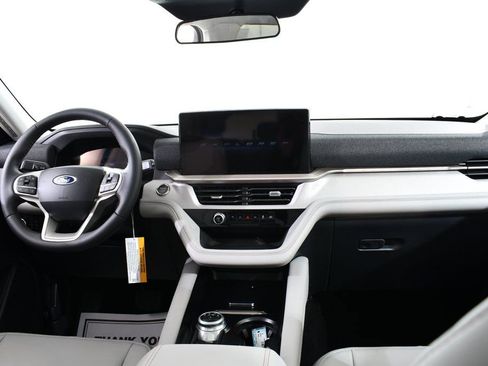 New 2025 Ford Explorer Active w/ Active Comfort Package image 7