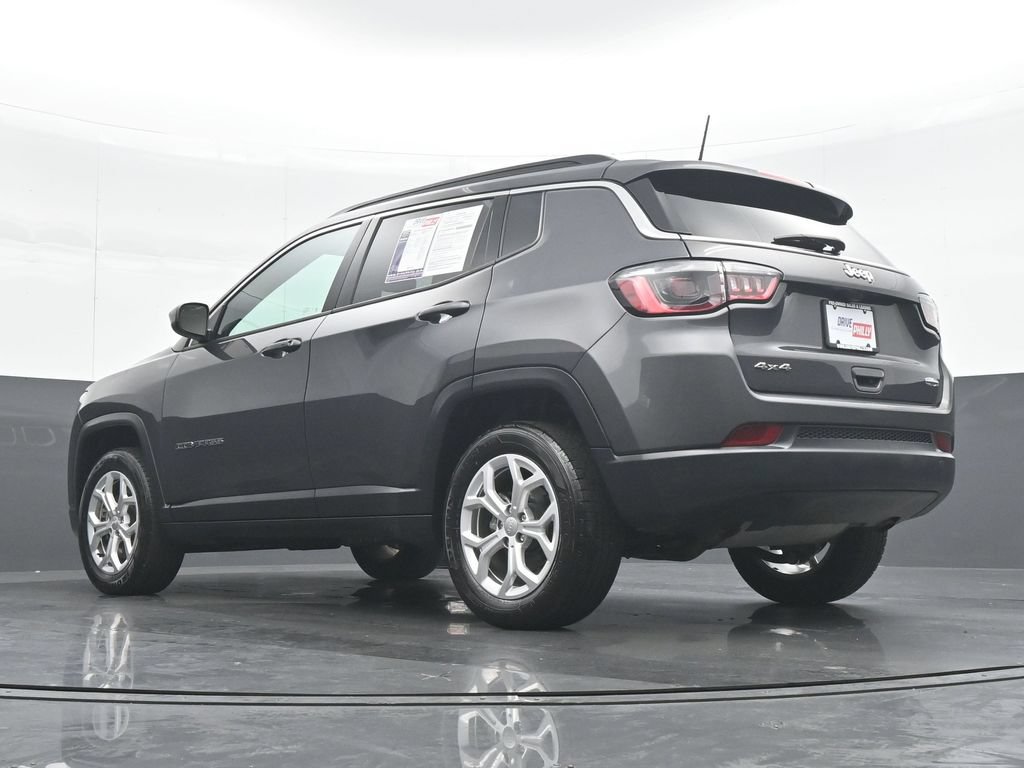 Used 2024 Jeep Compass Latitude AWD/4WD image 28