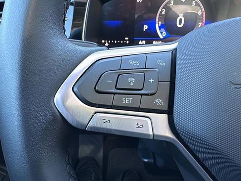 Certified 2025 Volkswagen Jetta SE w/ Sunroof Package image 18