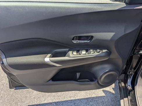 Used 2024 Nissan Kicks SV FWD image 11