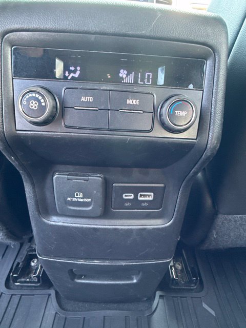 Used 2023 GMC Acadia SLT AWD/4WD image 32