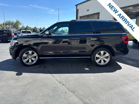 Used 2024 Ford Expedition Platinum AWD/4WD image 4