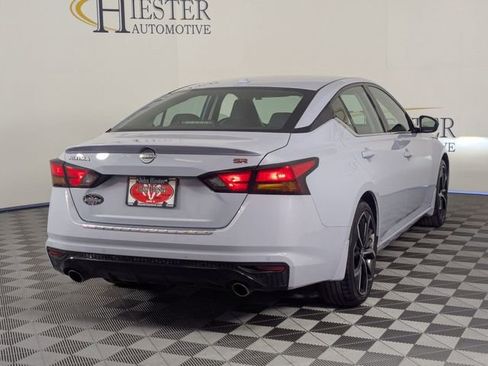 Used 2023 Nissan Altima 2.5 SR w/ SR Premium Package image 7