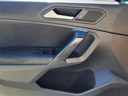 Used 2021 Volkswagen Tiguan S image 21