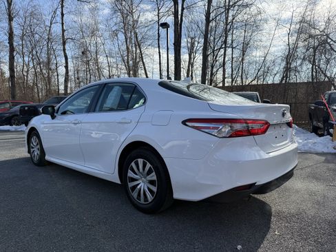 Used 2019 Toyota Camry LE image 9