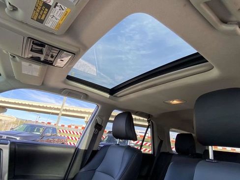 Used 2019 Toyota 4Runner SR5 Premium image 16