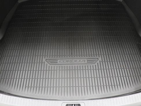 Used 2024 Toyota Corolla SE w/ SE Package image 21