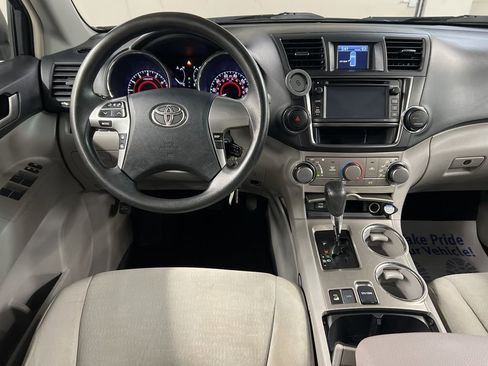 Used 2013 Toyota Highlander Plus image 9