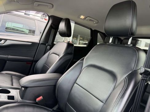 Used 2023 Ford Escape Platinum image 8