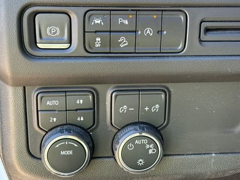 Used 2026 Chevrolet Tahoe LT w/ Comfort Package image 15